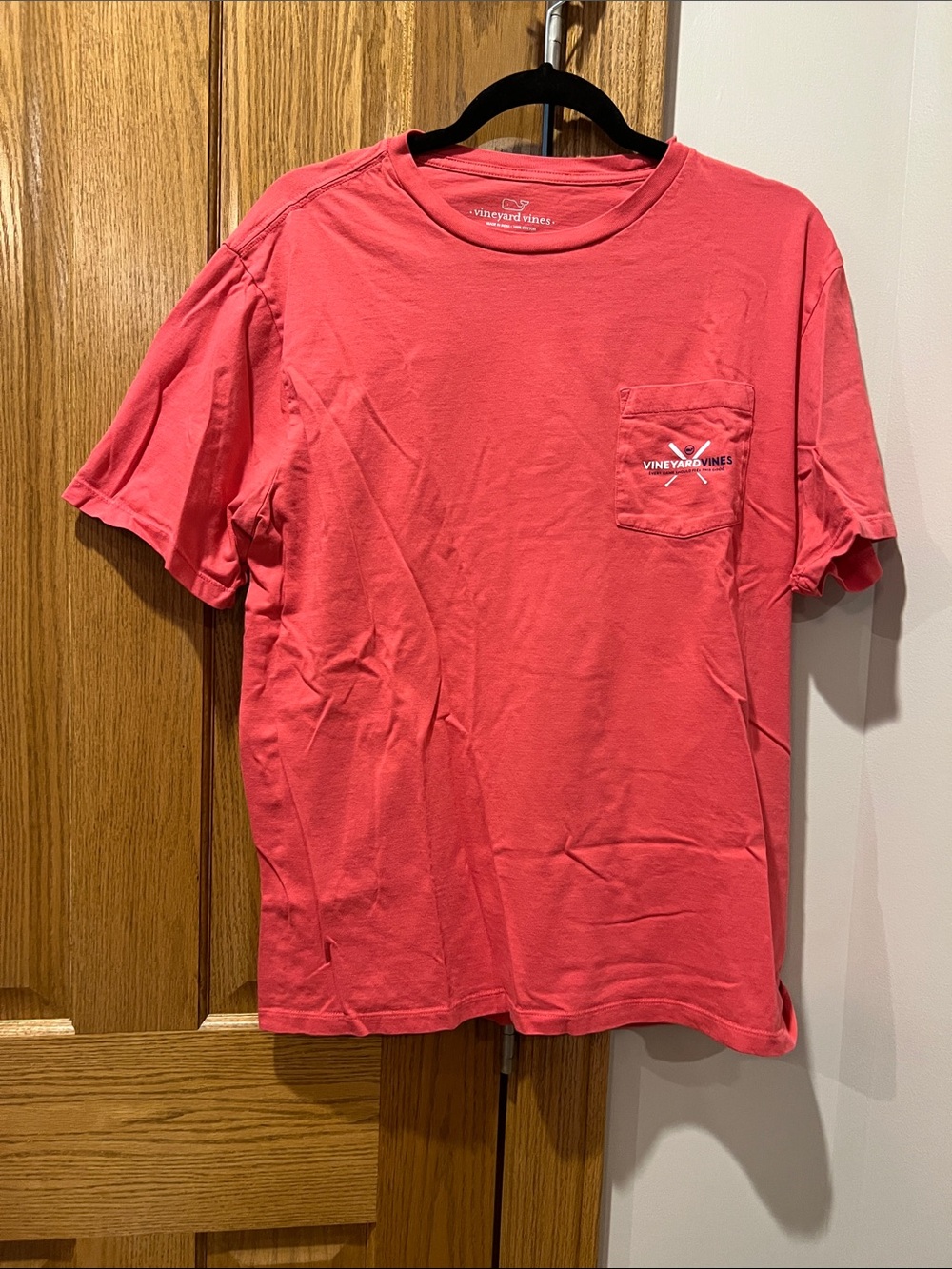 Vineyard Vines Men's Pocket T‑Shirt in Coral Pink